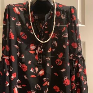 Really pretty tunic by Kinsey. Size large Like new